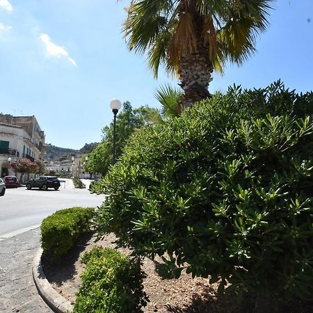לינה וארוחת בוקר שיקלי Sicilia Bedda House מראה חיצוני תמונה