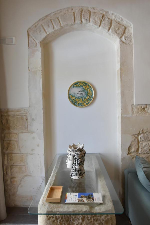 לינה וארוחת בוקר שיקלי Sicilia Bedda House מראה חיצוני תמונה